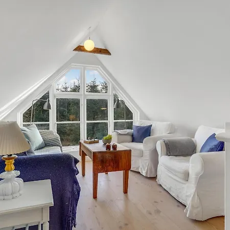 2 Bedroom Cozy In Dianalund * Ruds Vedby