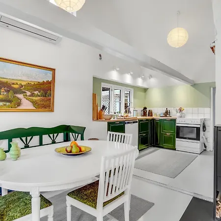 2 Bedroom Cozy In Dianalund