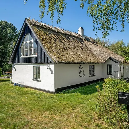 2 Bedroom Cozy In Dianalund Dom wakacyjny *